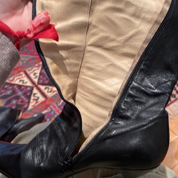 BLAY soft and supple leather boots. Made in Spain 2 1/2 inch heel EUC - Picture 11 of 14